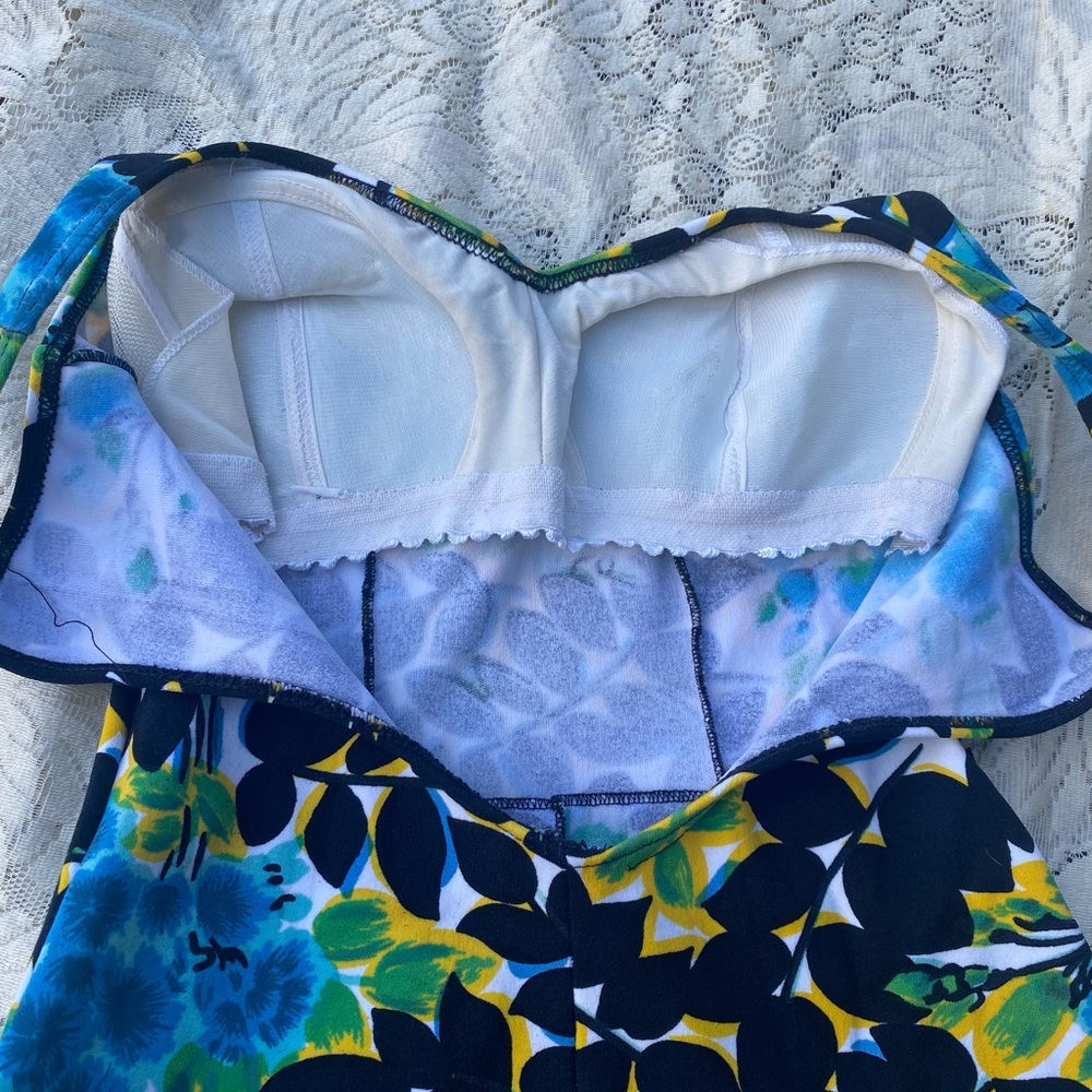Bathing Suit - Picture 6 of 10